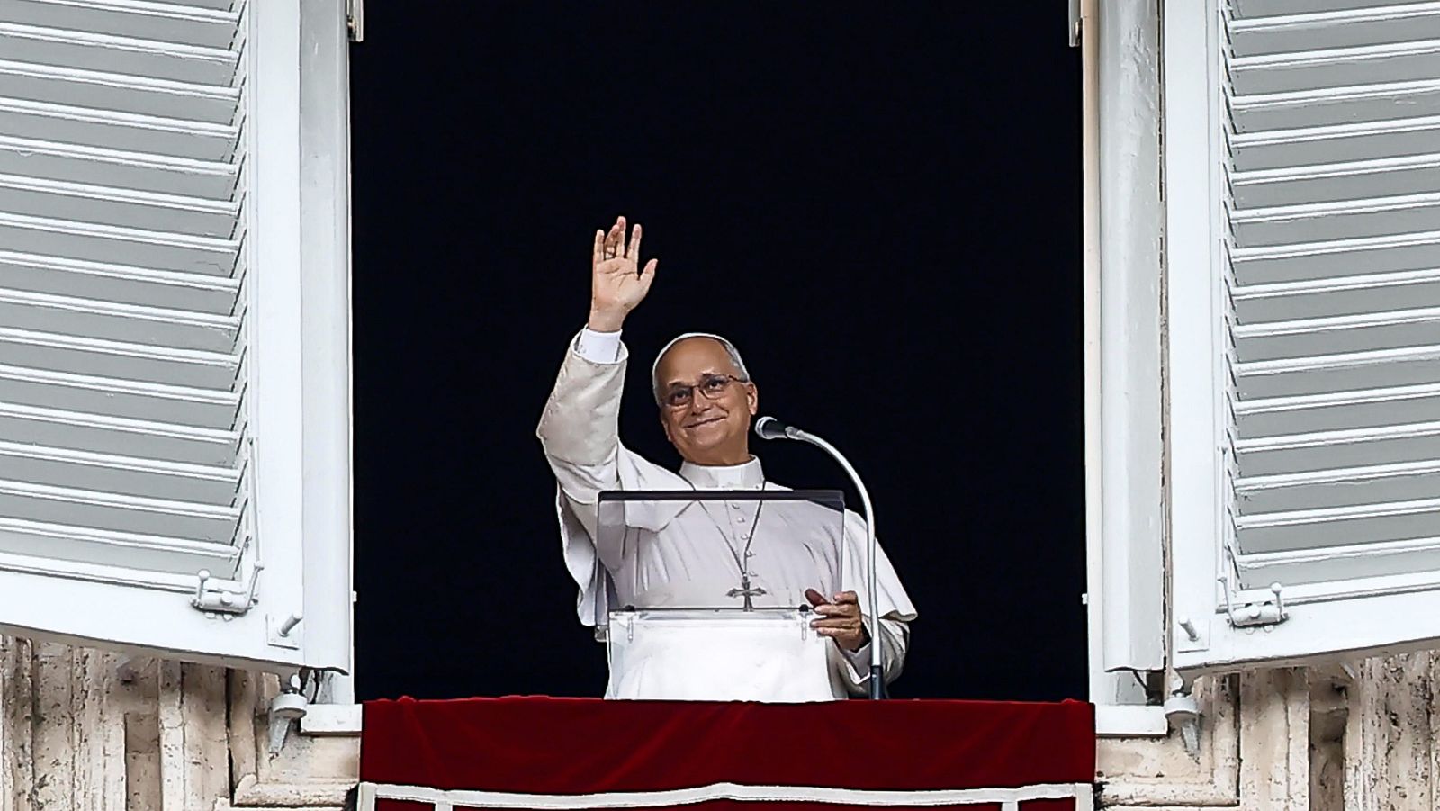 El papa reaparece en el Vaticano tras ser operado de cáncer de pulmón - Semanal 24h