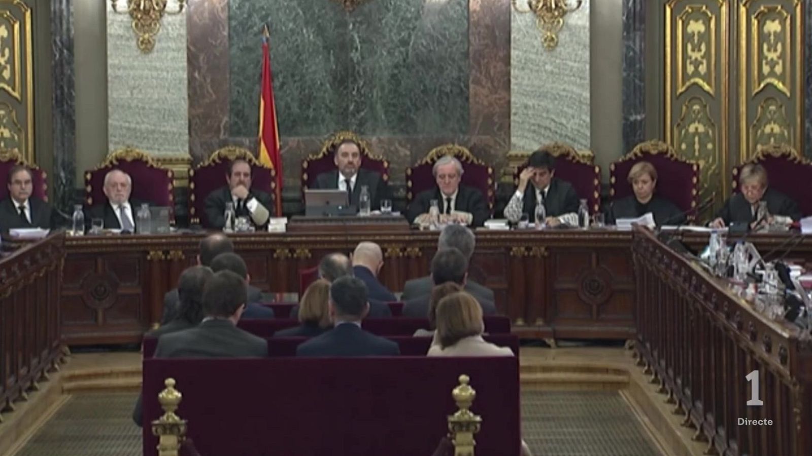 Salón de Plenos del Tribunal Supremo durante una sesión del juicio del procés con los magistrados y los acusados.