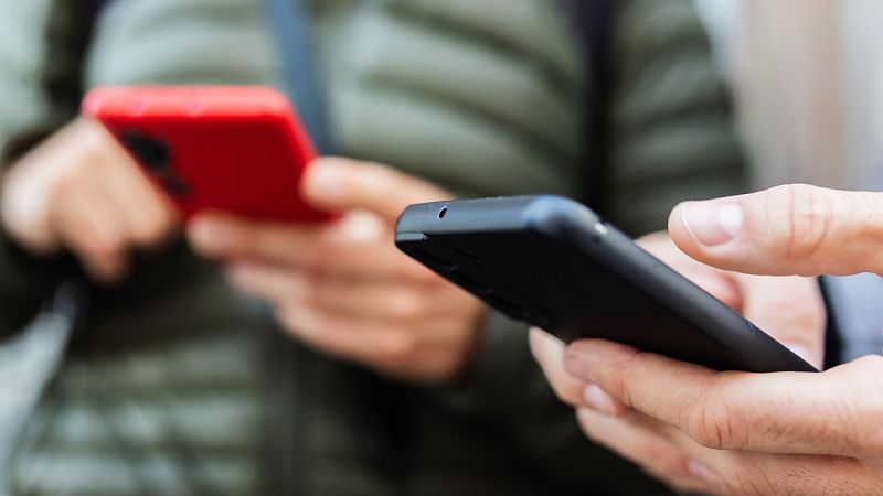 Dos jóvenes acusados falsamente en redes de matar a una mujer
