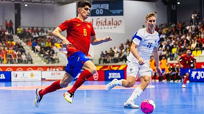 Espa�a inicia su camino al Mundial con una trabajada victoria sobre Finlandia