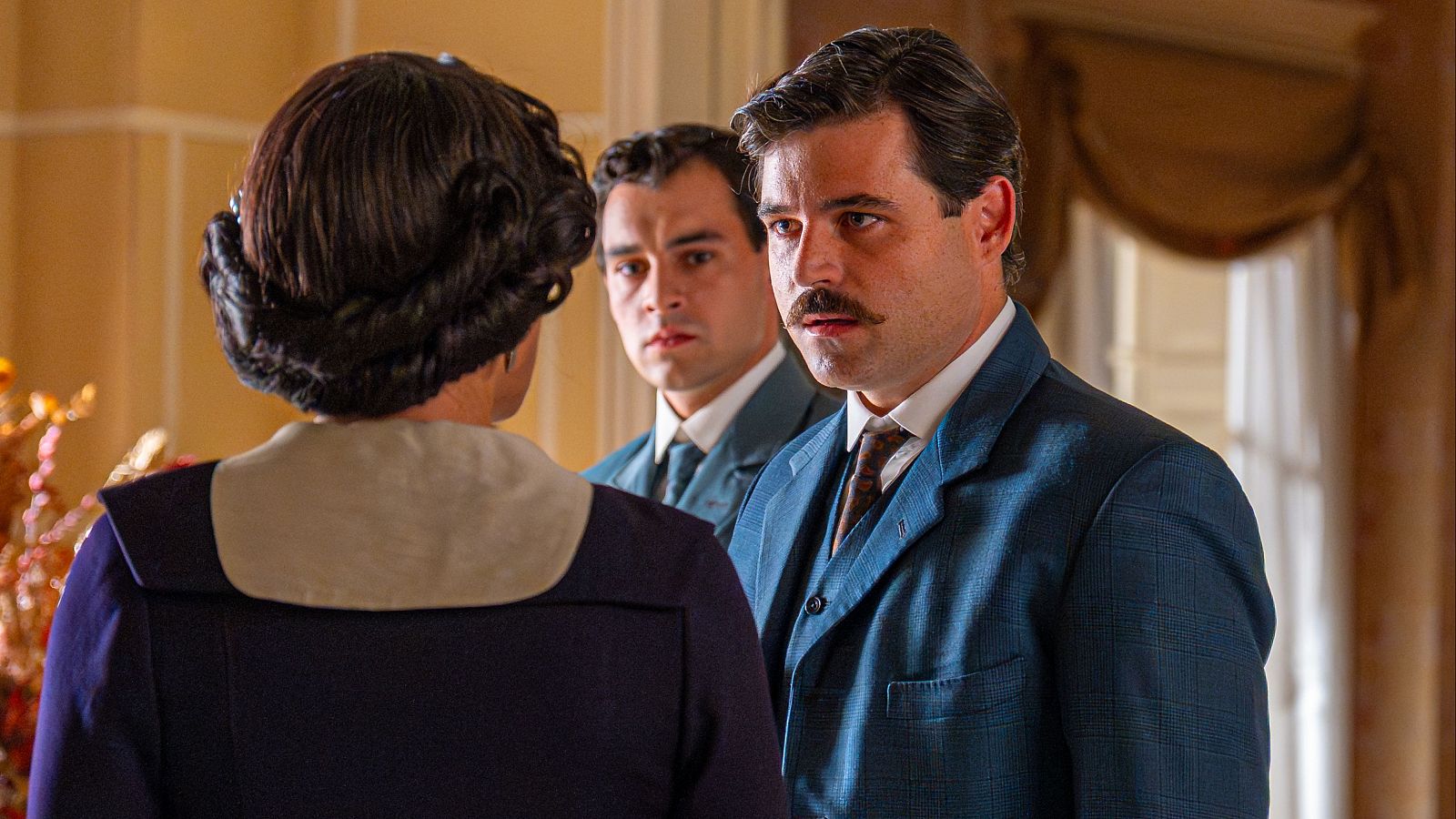 La Promesa - La reacción de Manuel al volver a ver a Leocadia