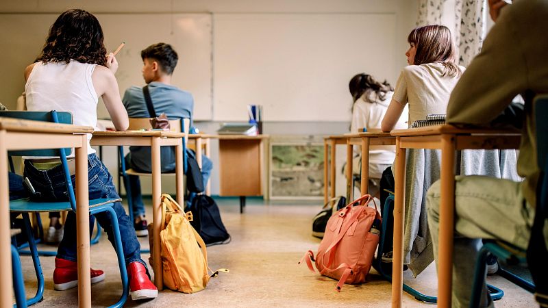 El profesor detenido por abusos en Madrid estaba pendiente de juicio por otro caso: �por qu� pudo seguir dando clases?