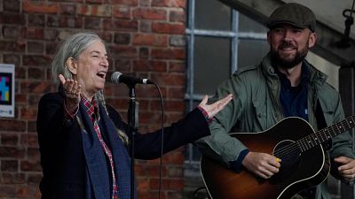Sorpresa coral a Patti Smith en Oviedo: "People have the power"