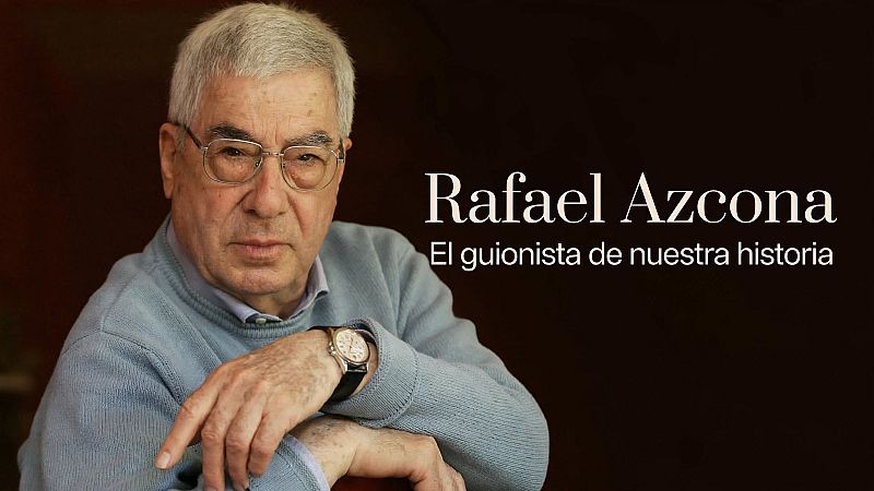 Plano medio de Rafael Azcona con jersey azul y gafas, mirando serio a cámara junto a texto informativo en blanco.