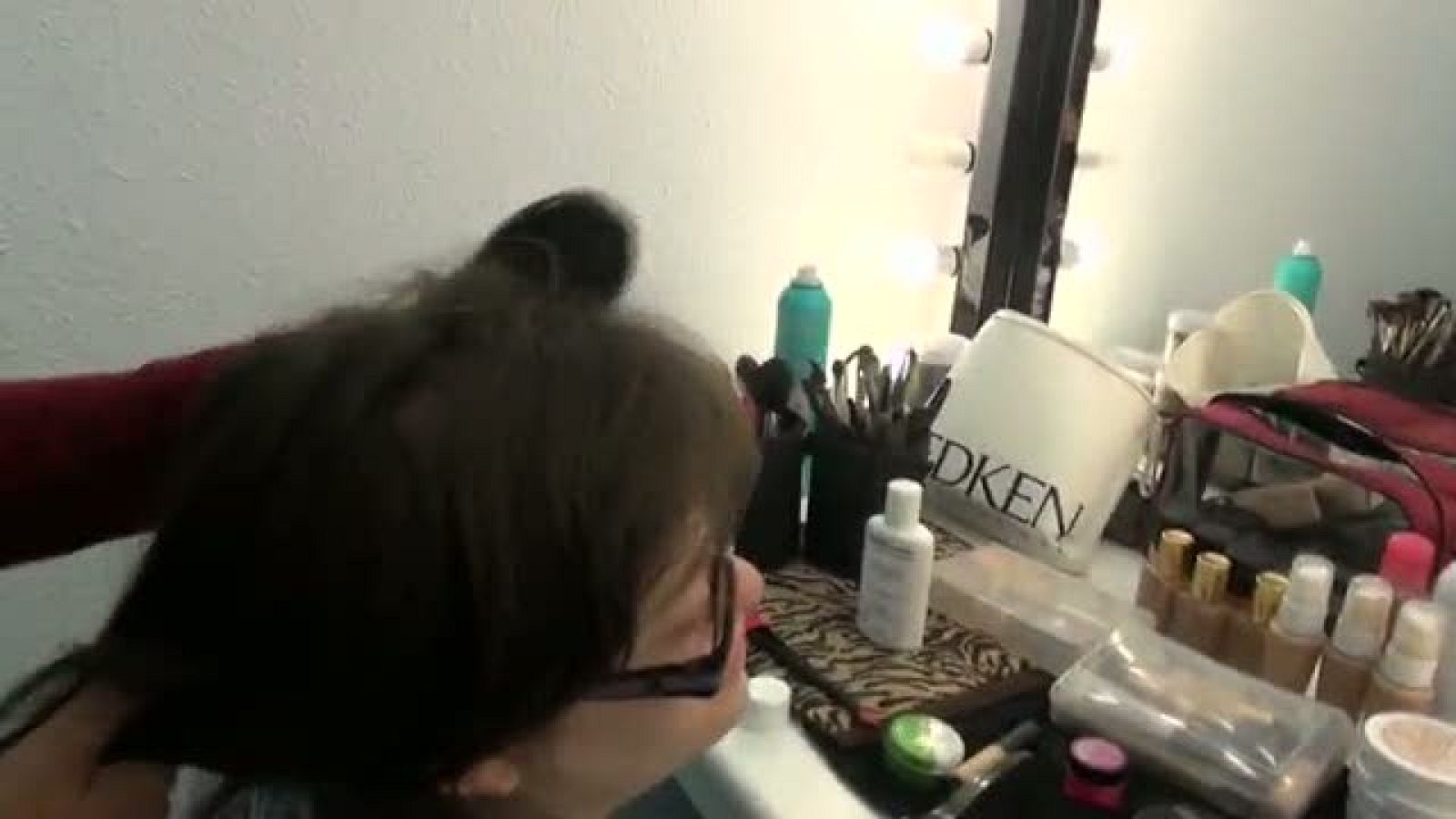 Blog de 'Con una sonrisa': Gloria e Irene, grabando la cabecera