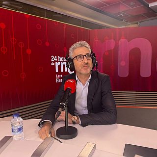 España: "Echo de menos la inteligencia natural de la derecha"