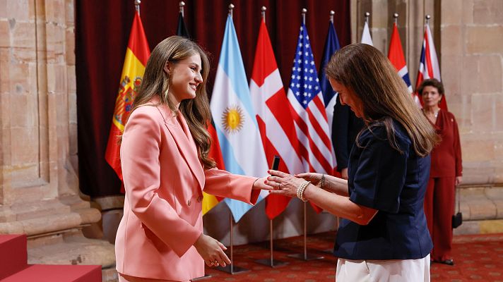 Premios Princesa de Asturias - La princesa Leonor entrega las medallas a los premiados