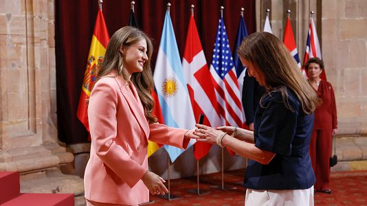 La princesa Leonor entrega por primera vez en solitario las medallas a los premiados en los Princesa de Asturias 2026