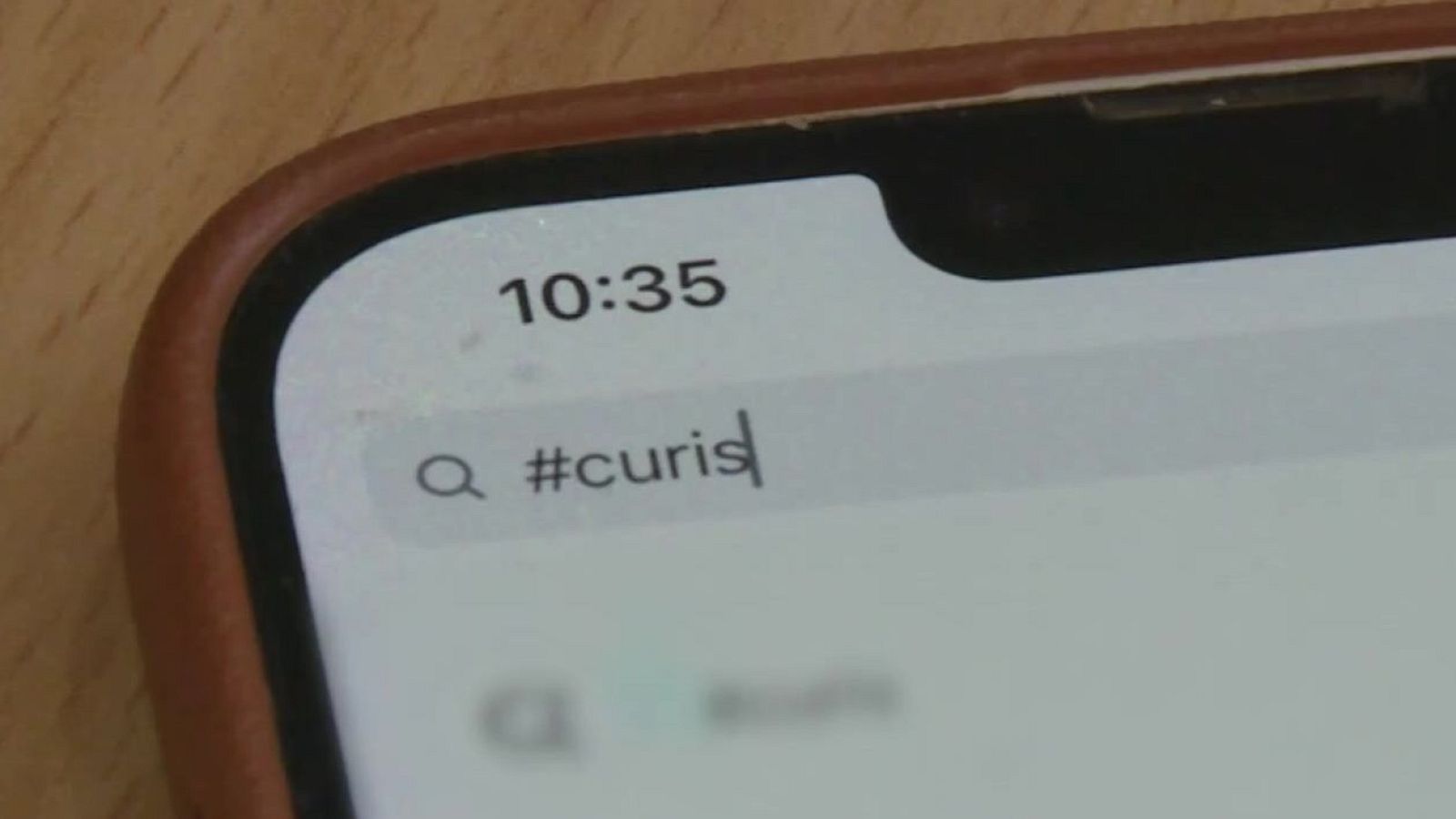 La tendencia del Curis entre los jóvenes: una burla a los profesores en las redes - Noticias Andalucía