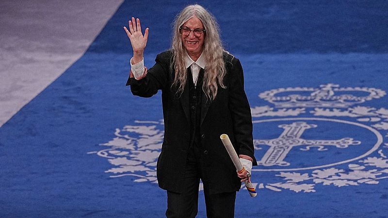 Patti Smith canta a capella 'Wing'
