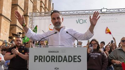 Abascal apela a espa�oles de todas las ideolog�as a apostar por el cambio