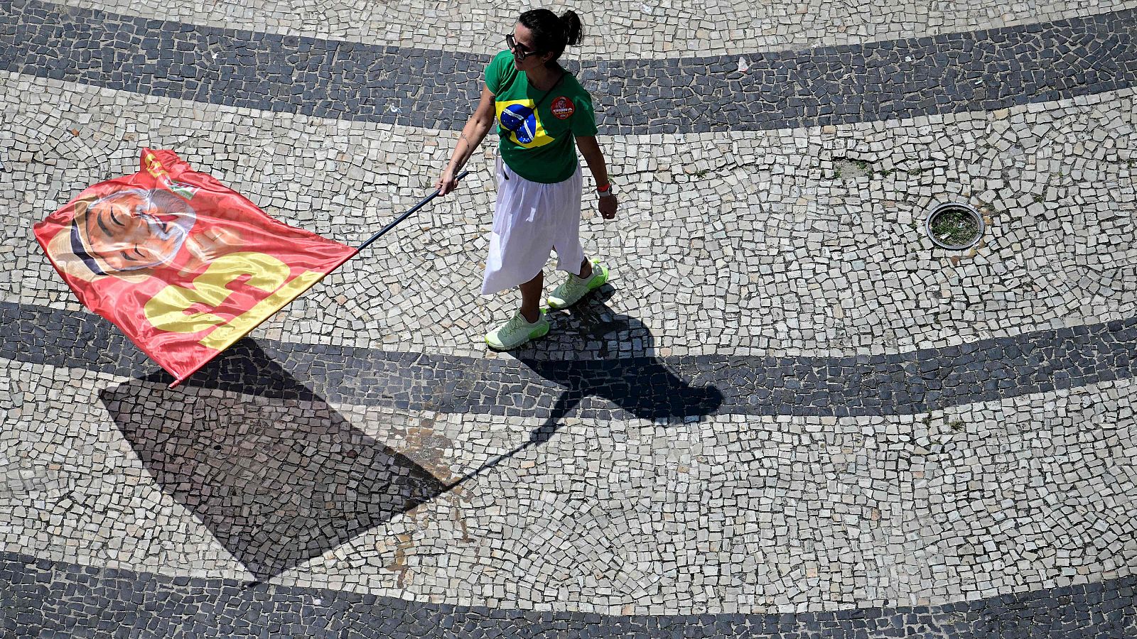 Brasil celebra unos reñidos comicios este domingo