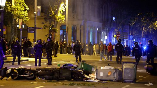 Una protesta de estudiantes en Barcelona degenera en disturbios y enfrentamientos con los Mossos d'Esquadra