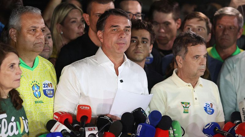 Flavio Bolsonaro, reacciona tras conocer los primeros resultados de la segunda vuelta
