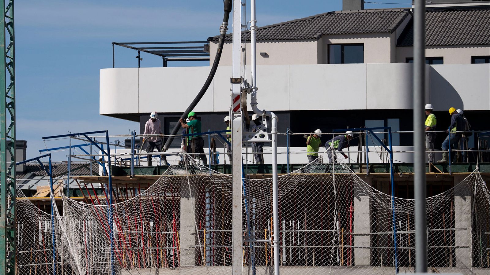 Edificios más altos para combatir la crisis de la vivienda