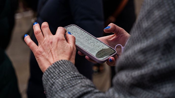 Telenavarra - Pantallas y adolescentes, la línea invisible que separa lo que está bien de lo que problemático