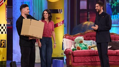 Los regalos con pulla de Rufián e Irene Montero