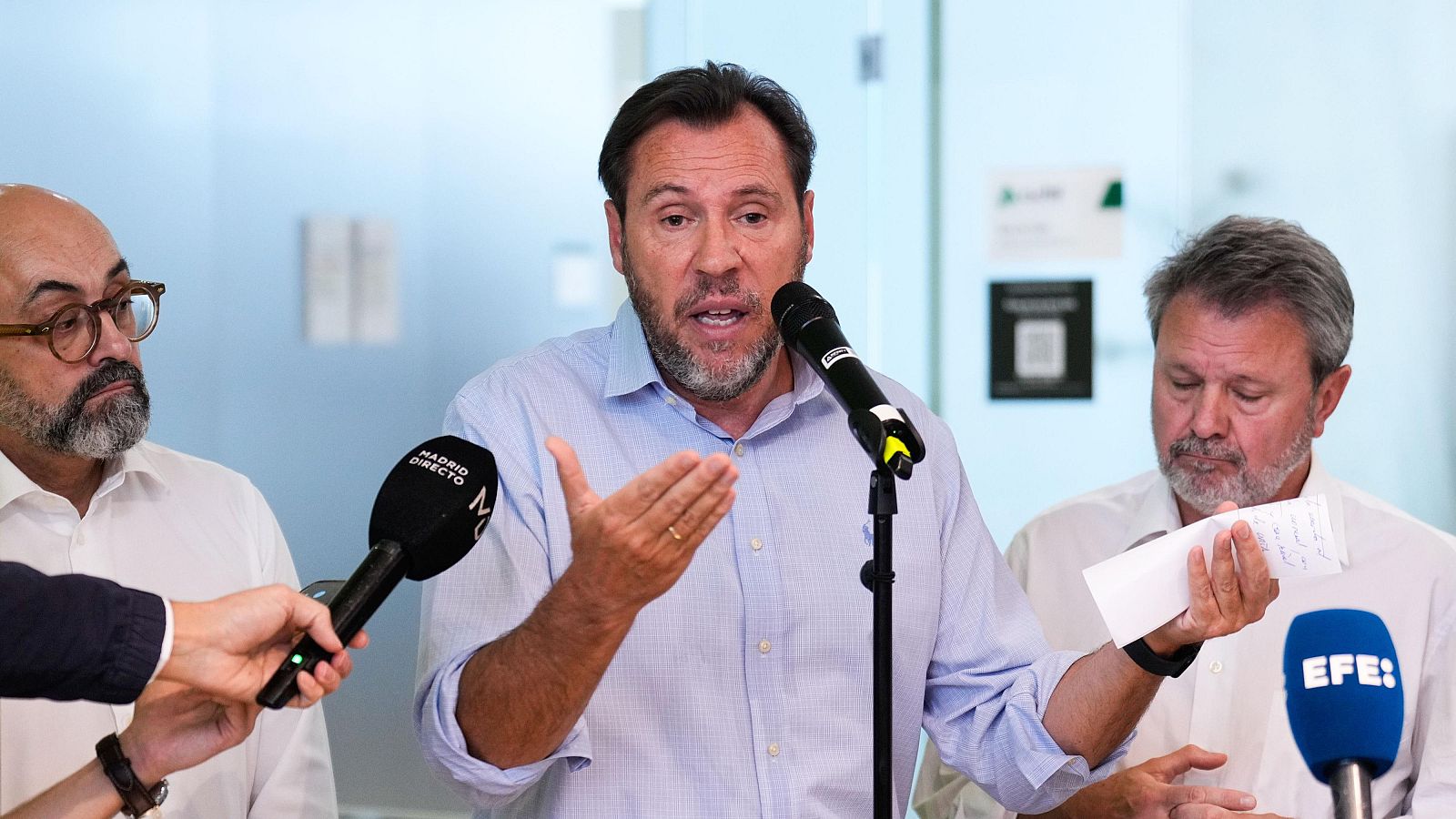 El ministro de Transportes, Óscar Puente, durante una rueda de prensa tras el accidente ferroviario de Urda (Toledo)