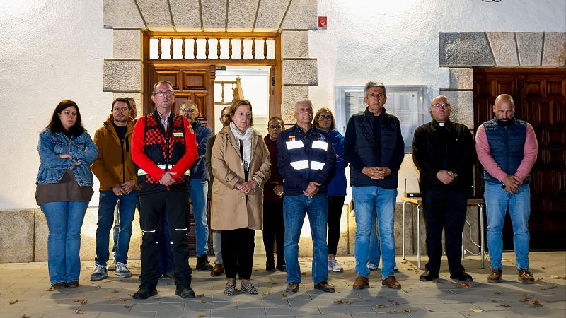 España guarda un minuto de silencio tras la tragedia ferroviaria en Urda