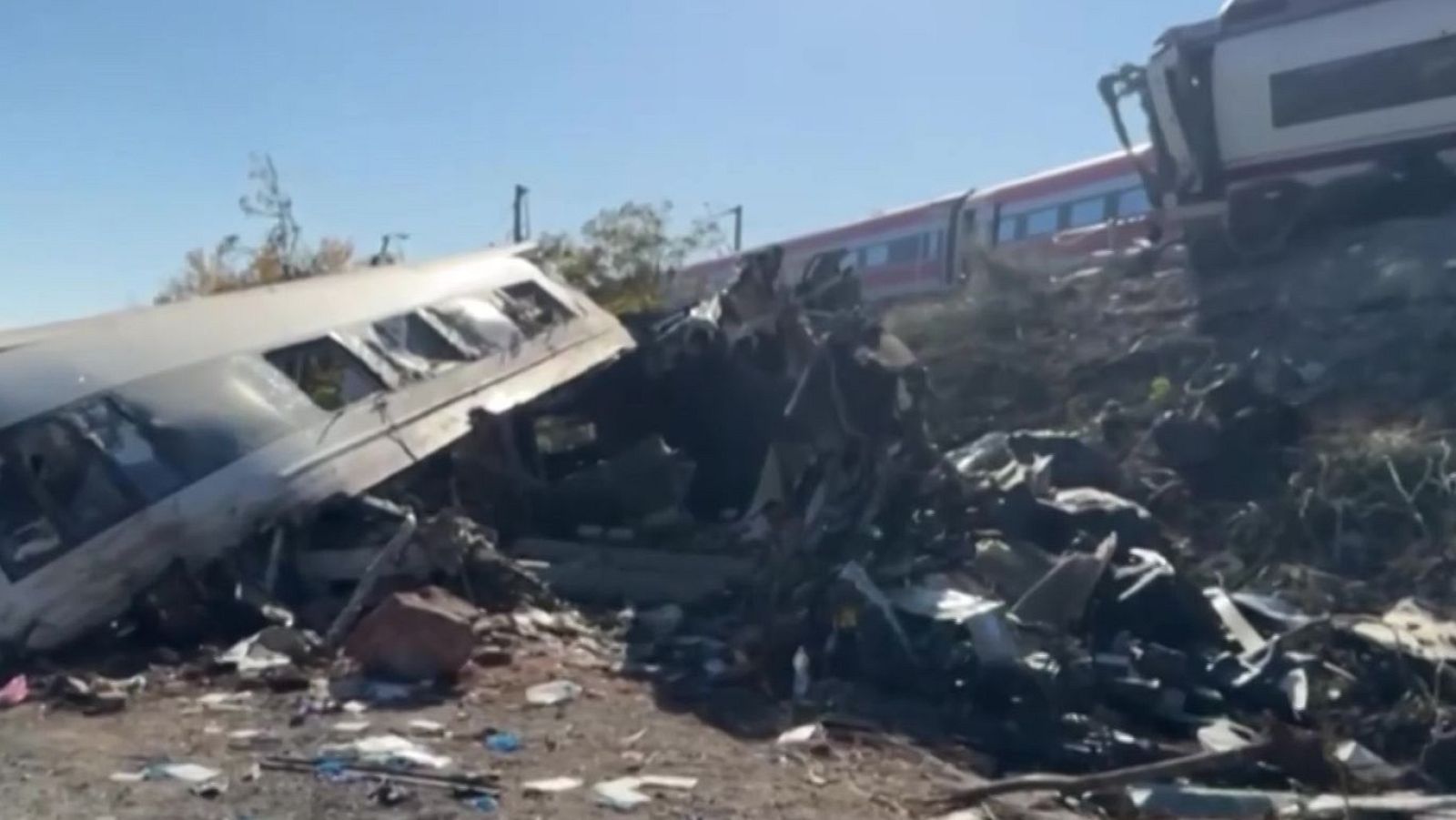Más de un centenar de heridos tras la coalición de los dos trenes en Urda, una docena en Andalucía - Noticias Andalucía