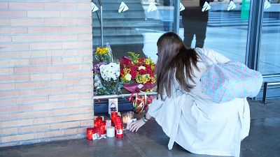 Un guardia civil, una atleta, un inspector de Hacienda y la exministra B��ez, primeras v�ctimas confirmadas