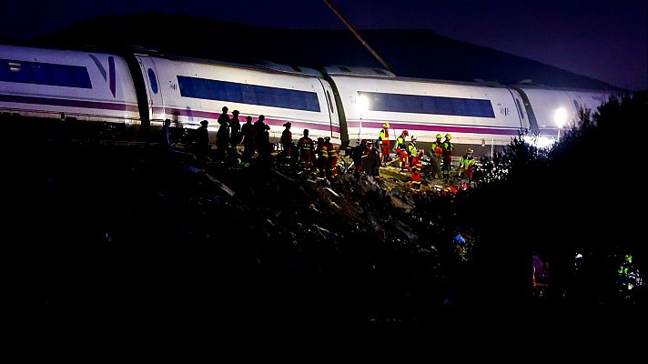 Telediario 1 - La noche en vela de los supervivientes del accidente ferroviario en Toledo: "Sin entender esto no se puede avanzar"