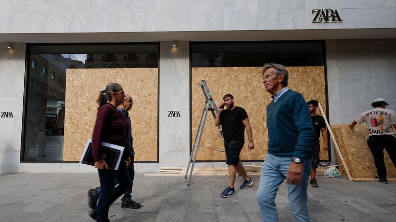Els comerços de València es blinden pels possibles saquejos en la convocatòria de demà de Blocus - L'informatiu - Comunitat Valenciana