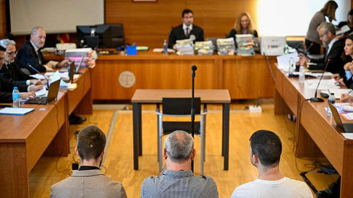 L'informatiu - Comunitat Valenciana - En el juí del cas Bar España, el fiscal eleva la pena per a 5 dels acusats. de 7 i mig a 12 anys