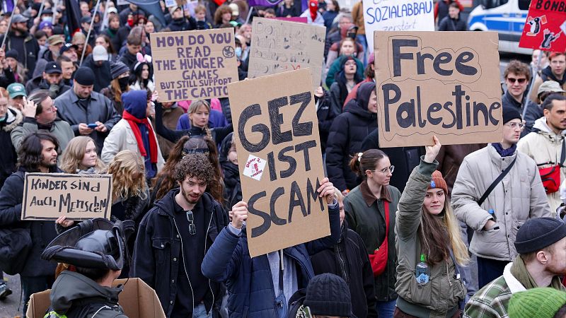 Los jóvenes alemanes salen a las calles en protestas por todo el país.