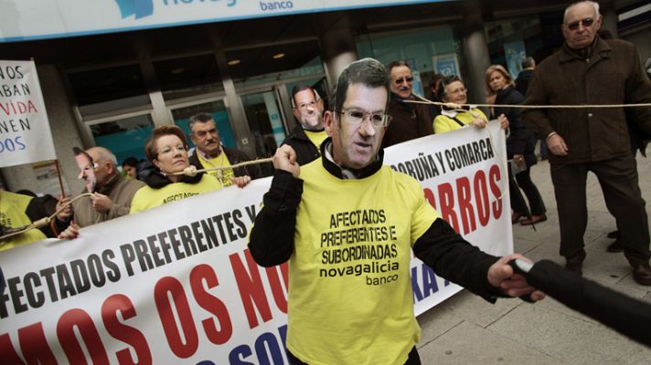 Telediario 1 - El Gobierno crea una comisión de seguimiento de los procedimientos de arbitraje en los casos de preferentes