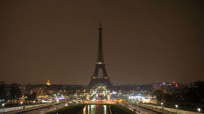 Telediario 1 - El mundo se apaga contra el cambio climático