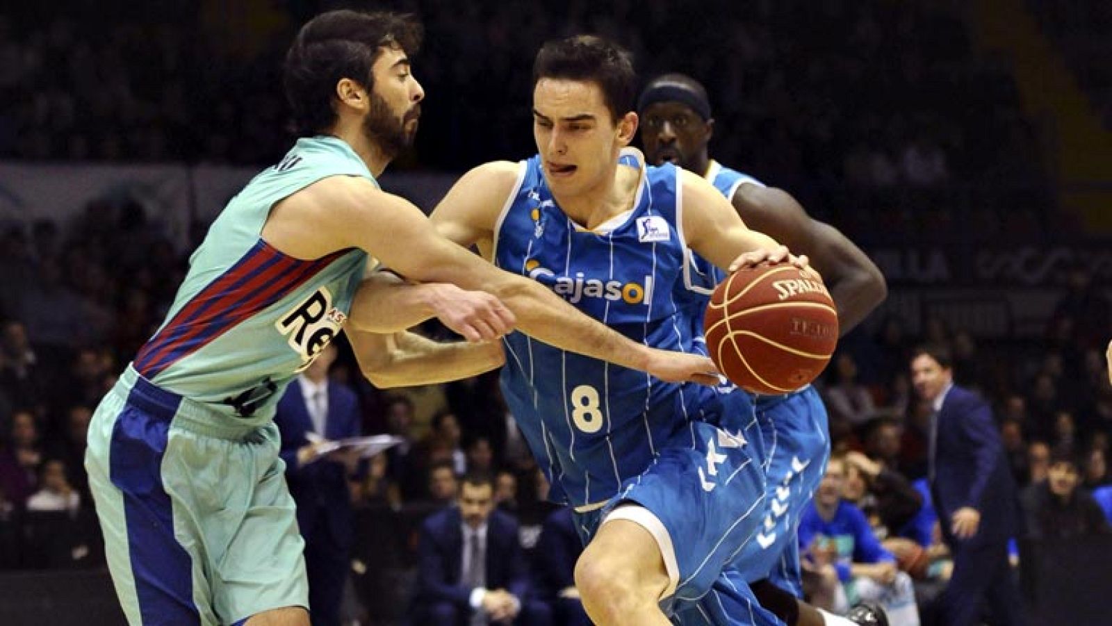 Un gran tercer cuarto aseguró el triunfo del equipo de Xavi Pascual, provocando la tercera derrota consecutiva del Cajasol. Nathan Jawai brilló con 14 puntos y 9 rebotes.