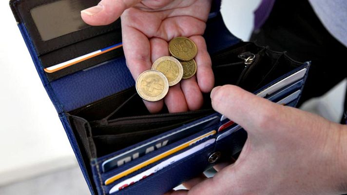 Telediario 1 - "Es difícil vivir con 100 euros"