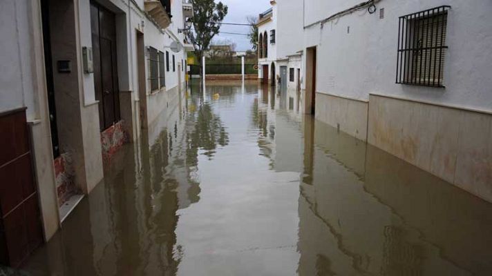 Telediario 1 - Desembalse de agua en Sevilla