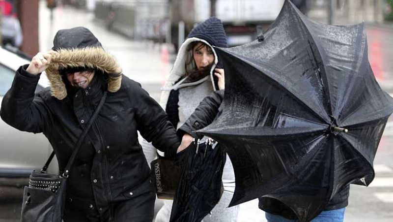 Lluvias en Galicia y Extremadura y fuerte viento en Canarias y Almería