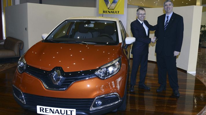 Telediario 1 - Renault creará 700 nuevos puestos de trabajo en España