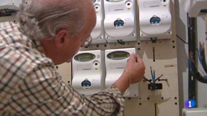 Telediario 1 - El recibo de la luz vuelve a cobrarse cada dos meses