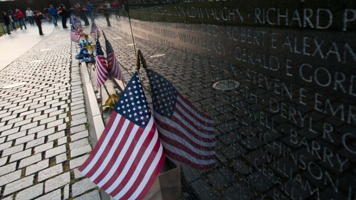 Telediario 1 - 40 años de la retirada de Vietnam