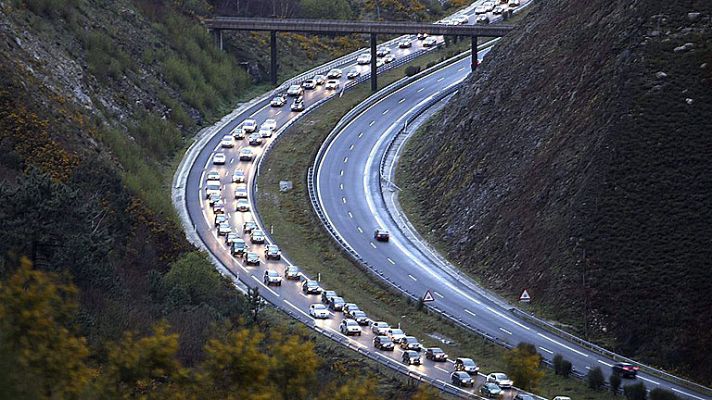 Telediario 1 - Grandes atascos en operación vuelta