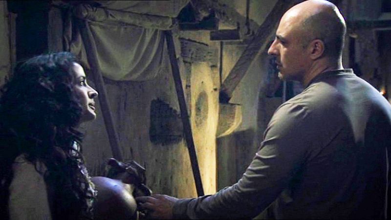 Águila Roja - Juan a Margarita: "Ven conmigo, por favor" | Ver