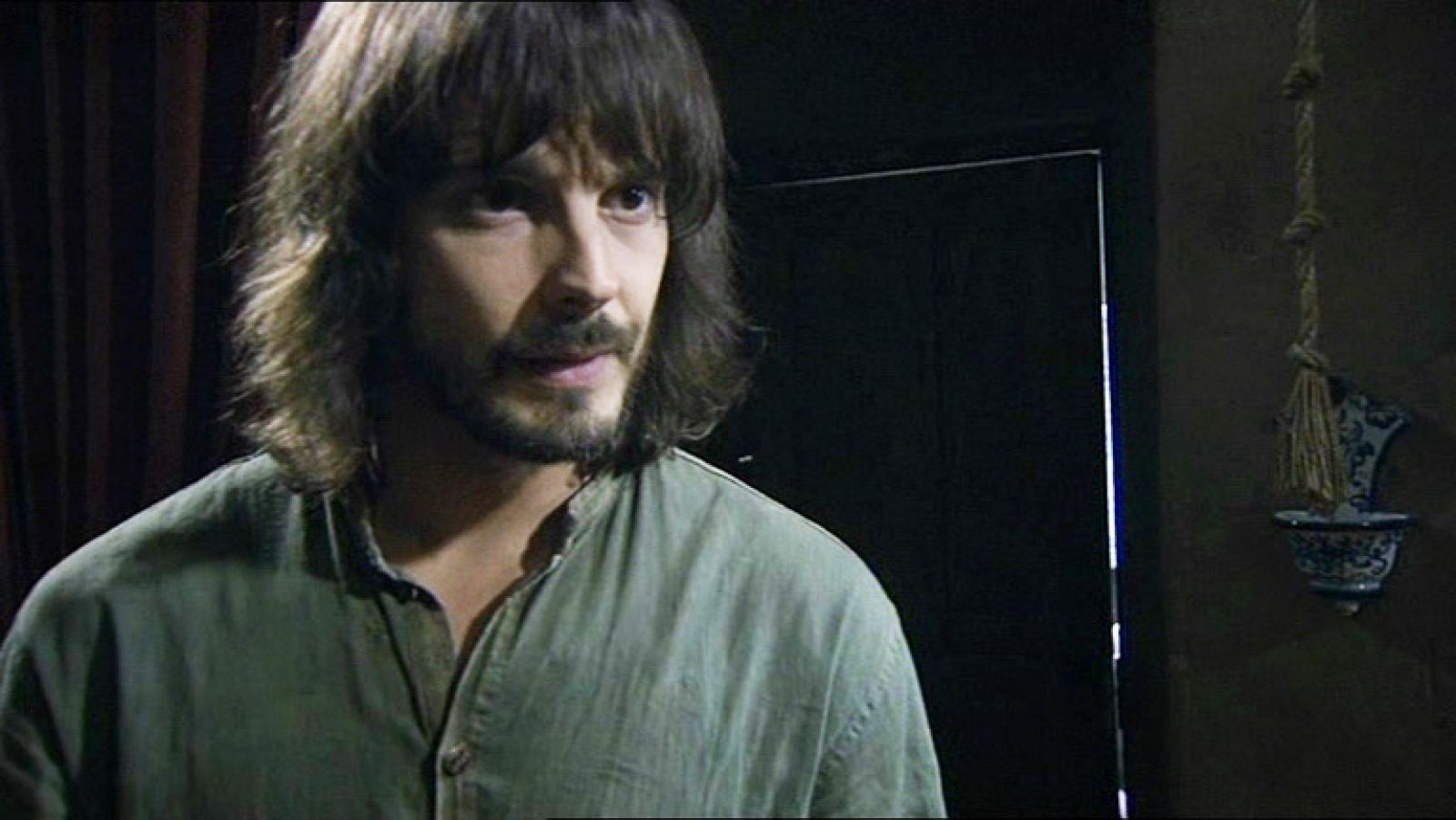 Águila Roja - Gonzalo descubre que la copa es el Santo Grial | Ver