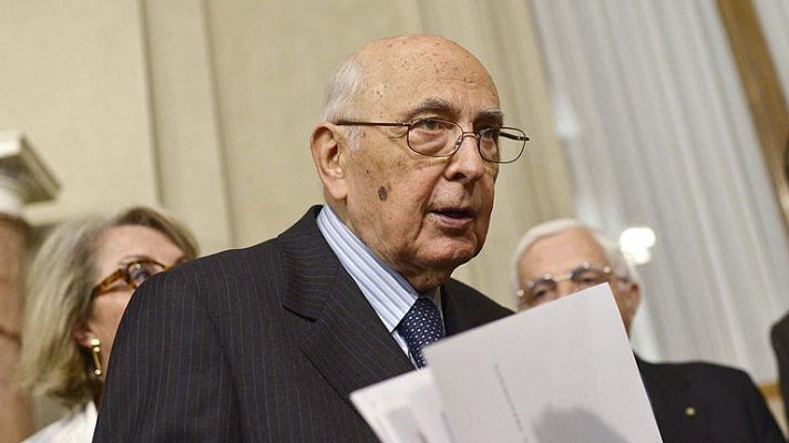 Telediario 1 - Napolitano se reúne hoy con los diez "sabios" de los dos grupos de trabajo
