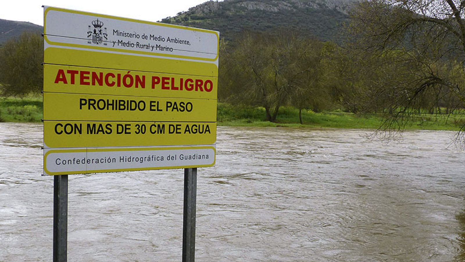 Evacúan a más de 600 personas en un pueblo de Badajoz por riesgo inundaciones