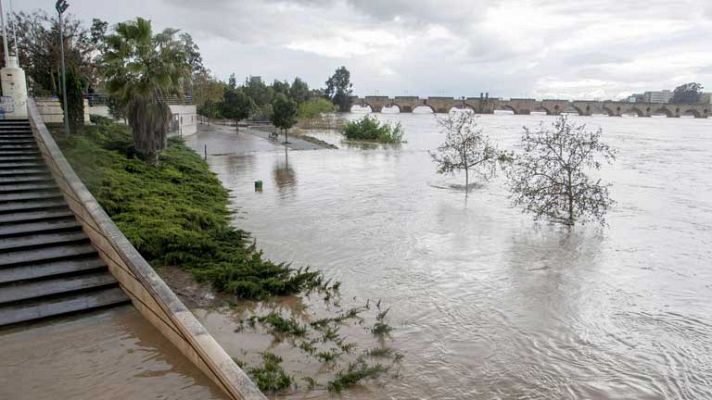 El tiempo - Lluvias persistentes en Cádiz y Cataluña