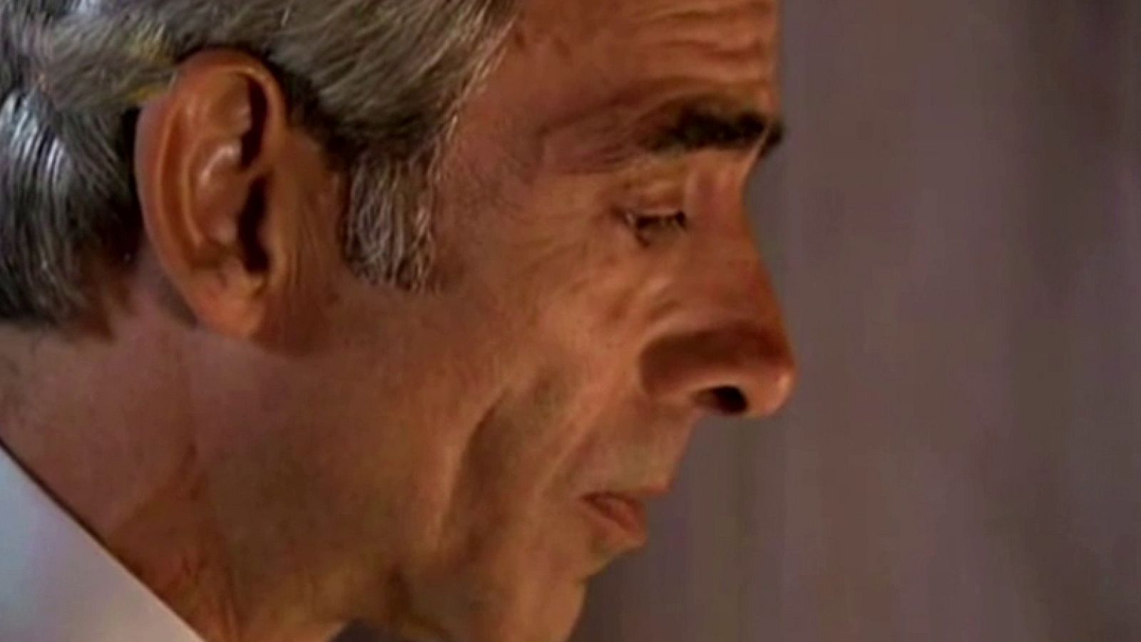 Antonio lee 'El hijo del p'arriba'