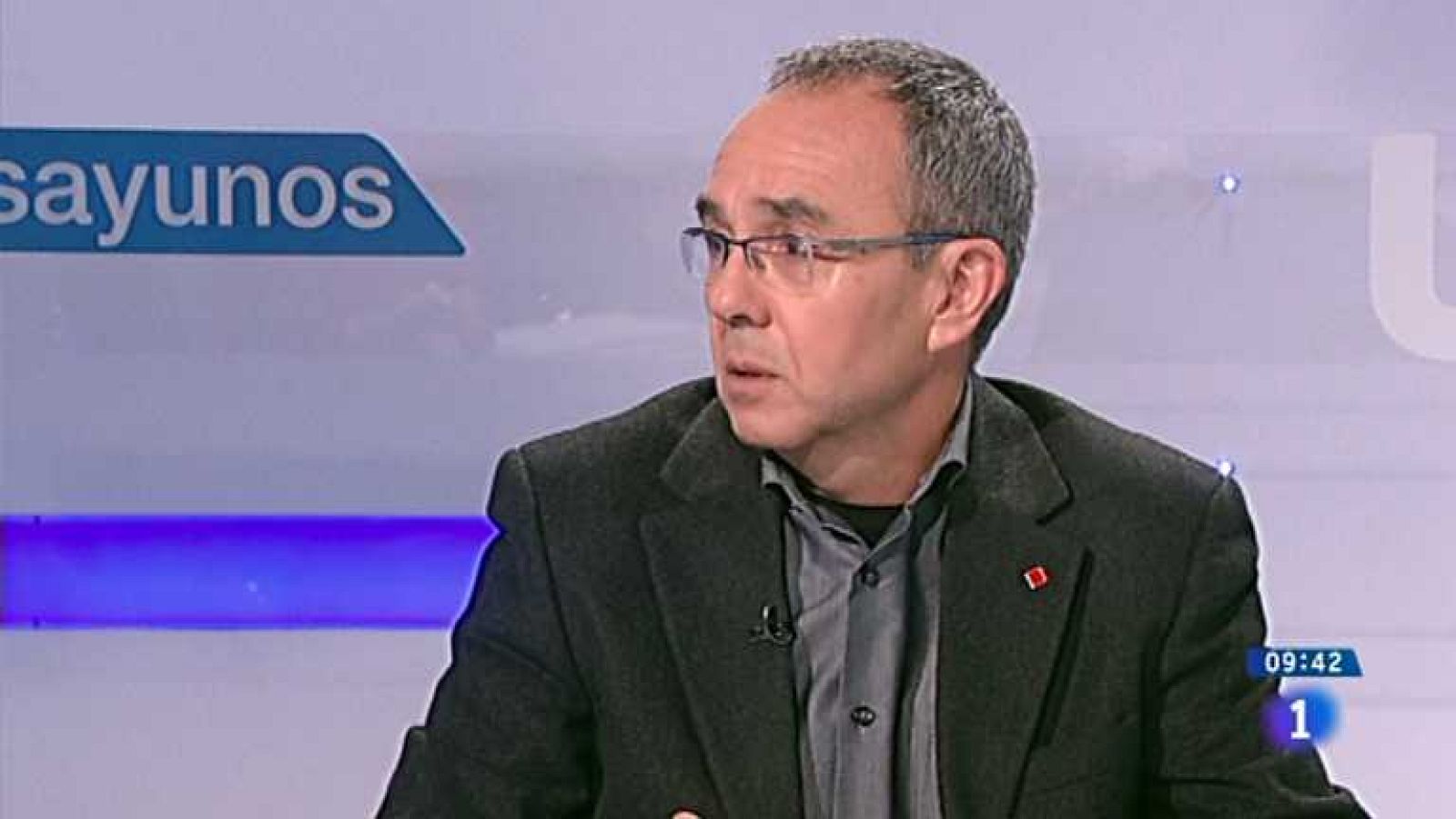 Los desayunos de TVE - Joan Coscubiela, portavoz de ICV en el Congreso, y Gonzalo Robles, secretario general de cooperación internacional para el desarrollo - ver ahora