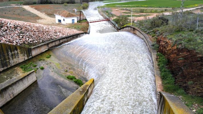 Telediario 1 - Alerta por crecidas en Cádiz