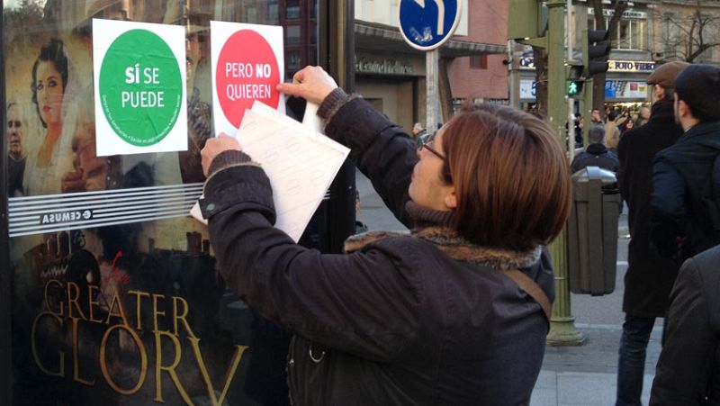 Escrache ante la casa de la vicepresidenta de Sáenz de Santamaría