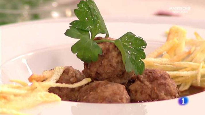 Cocina con Sergio - Albóndigas en salsa y frutos secos
