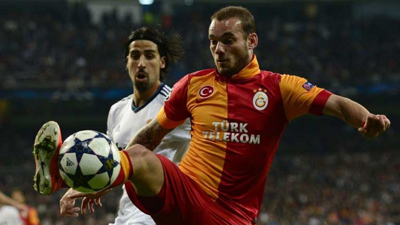 Sneijder supera a la defensa madridista (2-1)